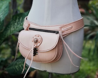 Kompakte Leder Gürteltasche für das Nötigste – handgefertigte pflanzlich gegerbte Gürteltasche