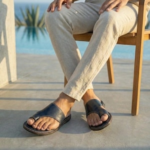 "Midnight" – Handgjorda svarta lädersandaler för män | Eleganta urbana sandaler