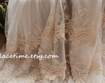 Tissu dentelle brodé floral : dentelle de mariée mariage beige