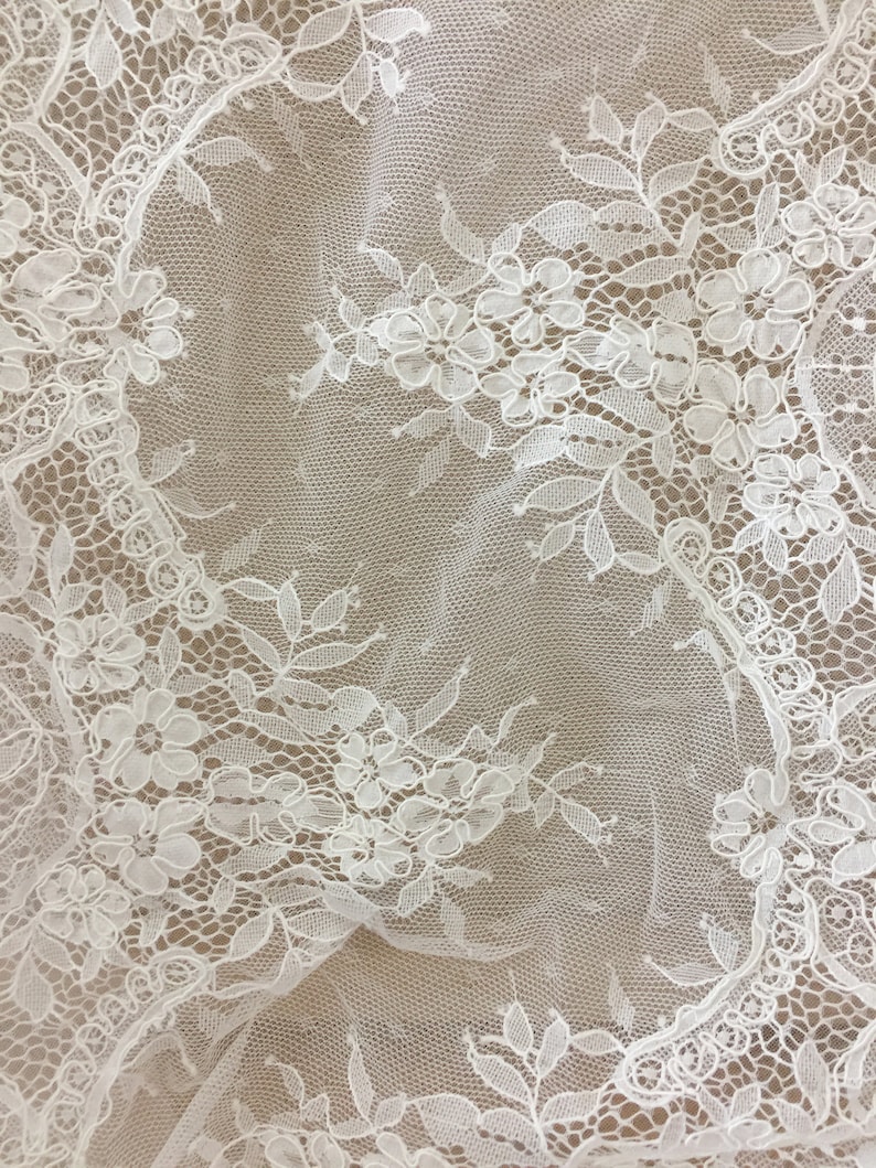 Top Quality 3 Yards French Alencon Lace Fabric Cord Floral Embroidery Scalloped Trim for Wedding Veils Shrug 40 cm wide