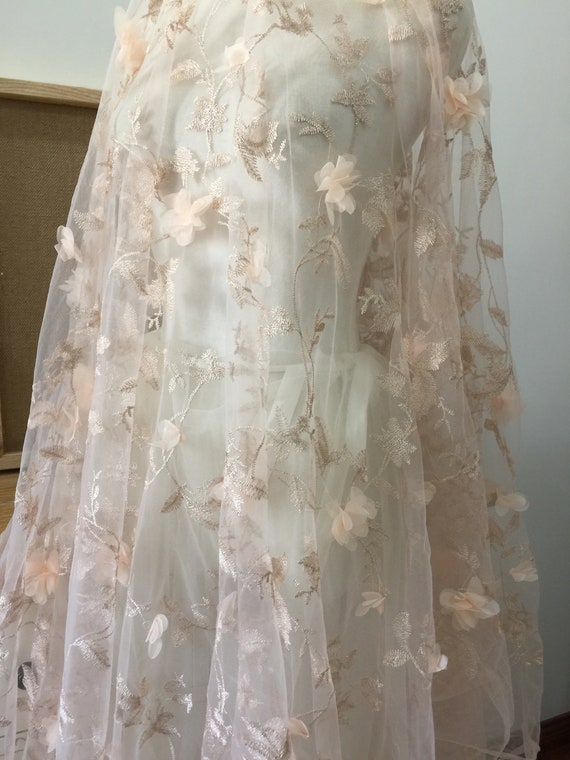 Tissu dentelle fleur 3D en pêche, Tulle tissu de mariée dentelle tissu Tulle brodé, fil métallique Couture mariage robe de tissu 599767 Tissu dentelle fleur 3D en pêche, Tulle tissu de mariée dentelle tissu Tulle brodé, fil métallique Couture mariage robe de tissu 599767