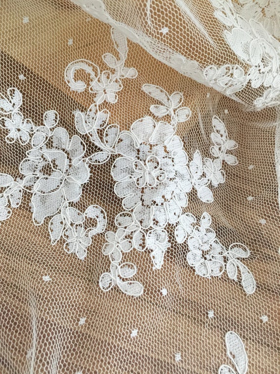 Tissu dentelle Alencon mariée parsemée de Cour en robe ivoire pour mariage robe robe en de mariée voile Costume boléros corsages c899d7 Tissu dentelle Alencon mariée parsemée de Cour en robe ivoire pour mariage robe robe en de mariée voile Costume boléros corsages c899d7
