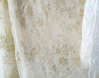 Light Gold Alencon Lace Fabric: Eyelash Scallop Tulle (3 meters)