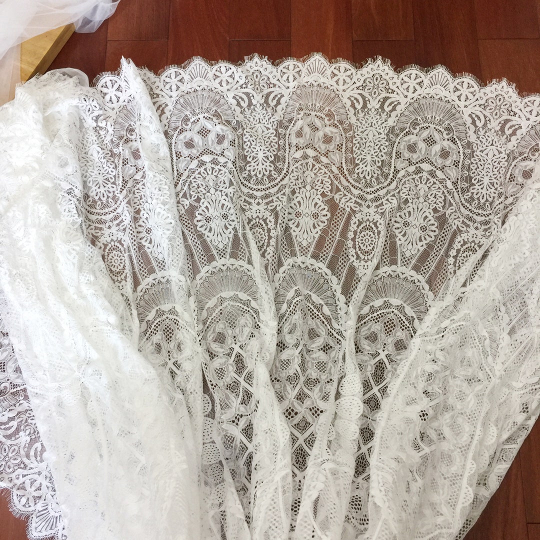 3 Meters Vinatges Style French Chantilly Bridal Gown Lace Fabric , Prom ...