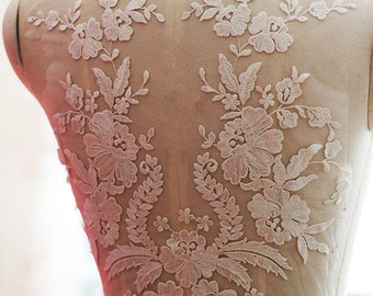 Ivory Floral Lace Applique: Wedding Gown Bodice Decor (40x31cm)