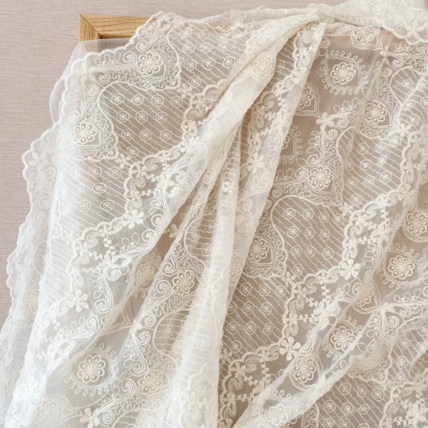 Tissu de dentelle de style vintage en blanc cassé, tissu de dentelle française, tissu de mariage, dentelle brodée de coton par mètre