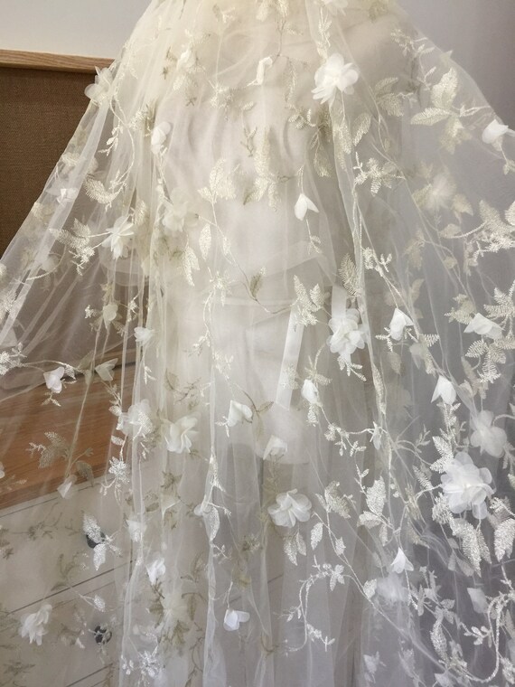 Tissu dentelle fleur 3D en pêche, Tulle tissu de mariée dentelle tissu Tulle brodé, fil métallique Couture mariage robe de tissu 599767 Tissu dentelle fleur 3D en pêche, Tulle tissu de mariée dentelle tissu Tulle brodé, fil métallique Couture mariage robe de tissu 599767