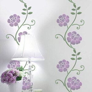 The Stencil Studio のウォールフラワー ステンシル。花柄のステンシル。家の装飾や DIY に使える、使いやすい再利用可能なステンシル。10244