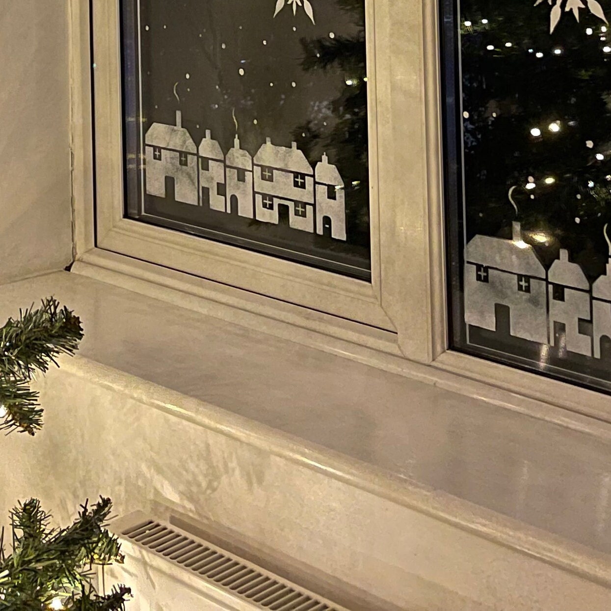 Weihnachtsfensterdekoration Weihnachtshäuser Festliches Fenster  Wiederverwendbare Schneespray-Schablone Festliche Fenster-Schnee-Szene  erstellen 11030 -  Österreich