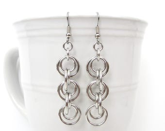 Silver aluminum chain earrings, modern geometric jewelry with interlocking circles