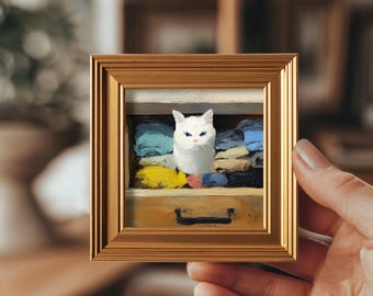 Miniatura de gato escondido pintada al óleo sobre lienzo, miniatura de mascota original y caprichosa, obra de arte minimalista pintada a mano, retrato personalizado, regalo para amantes de los gatos