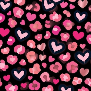Puede incluir: Patrón sin costuras con corazones rosas y manchas de leopardo sobre fondo negro. Los corazones tienen contorno azul oscuro y relleno blanco. Las manchas de leopardo son en tonos rosas.