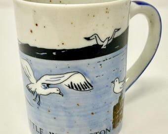 Taza de café con relieve de Seattle, Washington, con faro, gaviotas, océano, puerto vintage, recuerdo
