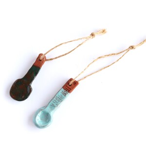 ceramic spoons key ring pendants hanger ornament charm pottery brown rustic japan style turquoise dark green home decor zdjęcie 2