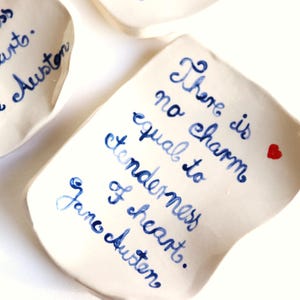Plato de cerámica para anillos con carta de amor personalizada, soporte para anillos, plato para joyas, bandeja para baratijas, cuenco de arcilla, hecho a medida, esmaltado brillante, regalo de boda