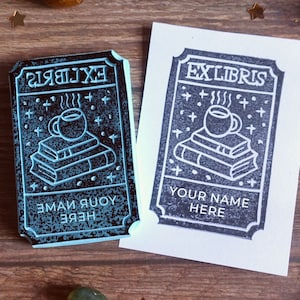 Ex Libris Stempel - Tee und Bücher - Hand geschnitztes Stempelgummi - Individuelles Ex Libris Stempel - Bibliothek Stempel - Buch Liebhaber Geschenk