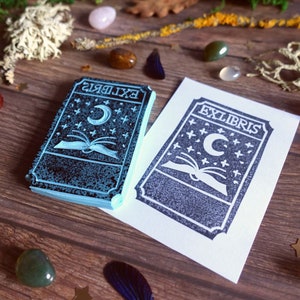 Custom Ex Libris Stamp Moon and Book Hand Carved Rubber Stamp Custom Bookplate Stamp Library Stamp Book Lover Gift zdjęcie 3