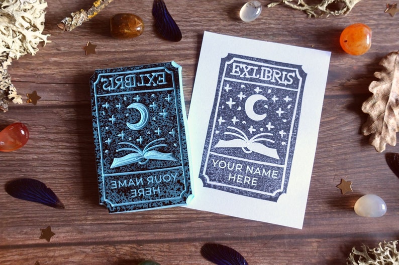 Custom Ex Libris Stamp Moon and Book Hand Carved Rubber Stamp Custom Bookplate Stamp Library Stamp Book Lover Gift zdjęcie 1