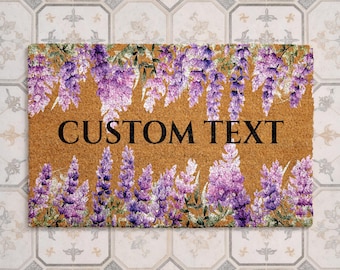 Felpudo personalizado de lavanda, felpudo de bienvenida de fibra de coco con texto personalizado, alfombra floral morada para la puerta principal, decoración de entrada estilo cottagecore, regalo de inauguración de casa