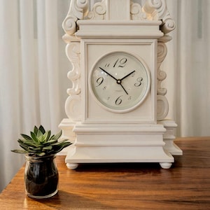 Horloge cheminée design italienne Diamantini & Domenicioni horlogue de table blanche laquée - mantel clock décor classique moderne