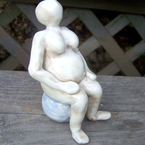 Woman in Labor Figur Geburtskugel Made to Order Bild 2