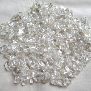 300 x Clear quartz gemstone chips selection crafts jewellery making beading assortment