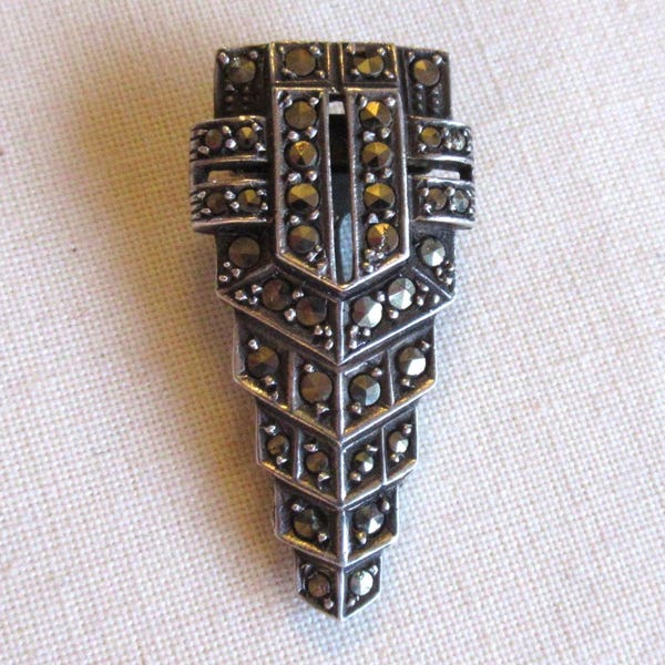 Art Deco sterling silver marcasite set dress clip 935 (10660)