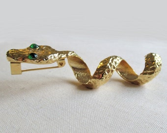 Vintage 80's spiral snake brooch pin with green crystal eyes gold tone (10862)