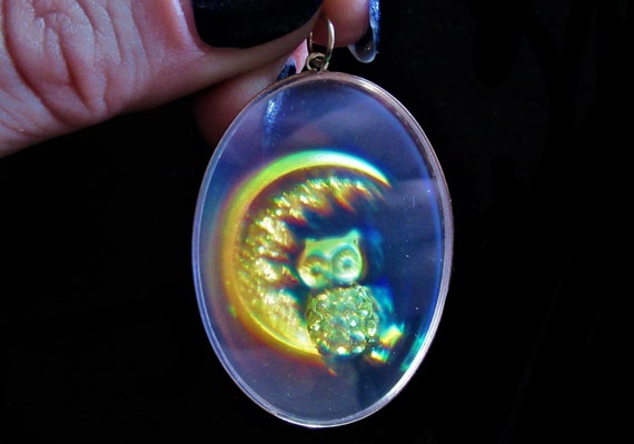 Vintage 80's 9ct Gold Owl Hologram Oval 