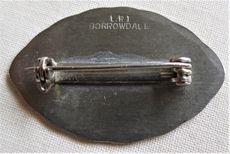 9273 Vintage 70/'s L.R.I Borrowdale stainless steel oval brooch pin retro mid-century modern
