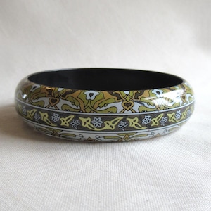 Pulseira hippie vintage dos anos 70, em plástico, com estampa de arabescos, para usar em conjunto (28773)