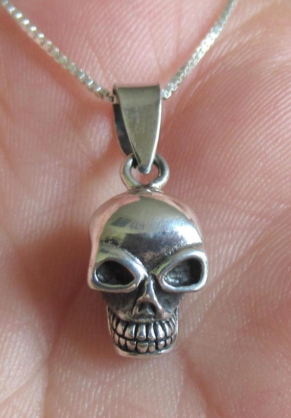 Vintage 90's Sterling Silver Skull Pendant Necklace Chain 16