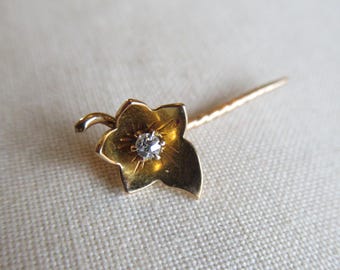 18ct gold Victorian ivy leaf stick pin set with a diamond charming 750 1g (20901)