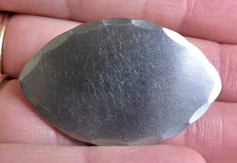 9273 Vintage 70/'s L.R.I Borrowdale stainless steel oval brooch pin retro mid-century modern
