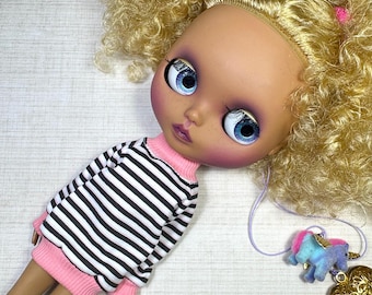 Blythe and Sindy Doll Sweater Black and White Striped Top Azone Body