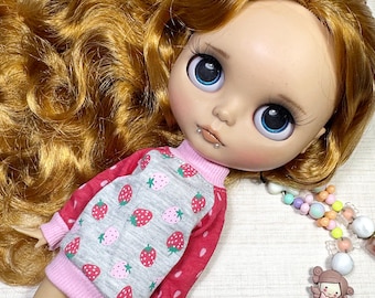 Blythe and Sindy Doll Sweater Grey Strawberry Top Azone Body