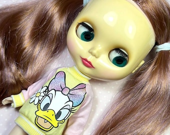Daisy Duck handmade Neo Blythe sweater