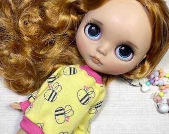 Blythe Sindy Doll Sweater Yellow Bumblebee Top Azone Body