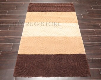 Tapis en laine capitonné à la main à rayures marron chocolat et beige chaud, tapis de chambre à coucher moderne et moderne fait main