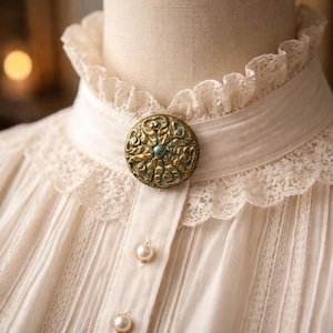 Victorian Era "Extra Superfine" Brass Picture button  (1837-1907)