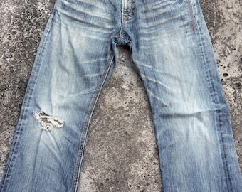 Vintage Edwin XVS Japan Schnalle Zurück Distressed Ausgestelltes Denim Jeans.