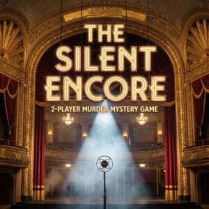 Könnte beinhalten: Eine Theaterbühne mit roten Vorhängen und goldenen Verzierungen. Die Worte "THE SILENT ENCORE" sind in Leuchtbuchstaben geschrieben. Darunter steht "2-PLAYER MURDER MYSTERY GAME". Ein Vintage-Mikrofon steht im Mittelpunkt der Bühne.