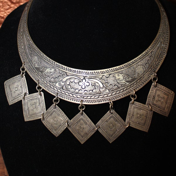 Hammered Metal Choker Made in Thailand, Belly Dancing Choker Necklace Made in Asian, Asian Bib Necklace, Vintage Hammered Metal Necklace