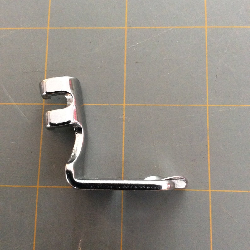 Singer Sewing Machine Needle Plates 171138 & 381245 Foot Etsy