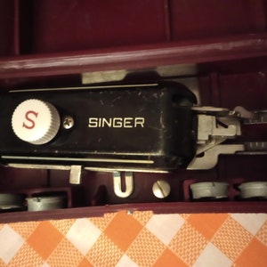 Singer Slant Shank Buttonholer 160743
