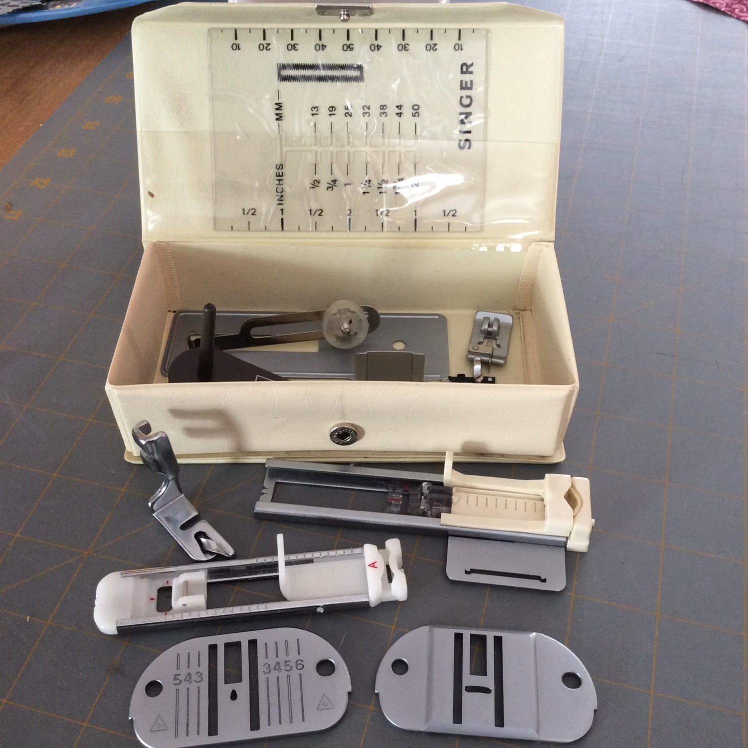 Singer Sewing Machine Needle Plates 171138 & 381245 Foot Etsy