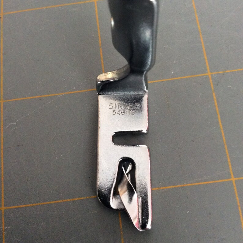 Singer Sewing Machine Needle Plates 171138 & 381245 Foot Etsy