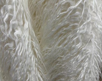 White Faux Fur Fabric – Long Pile Vegan Fur for Bridal, Costume, Cosplay / Luxury Sewing