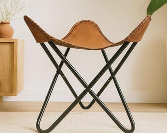 Taburete de cuero auténtico / Otomana decorativa hecha a mano / Asiento de estilo vintage para la decoración del hogar