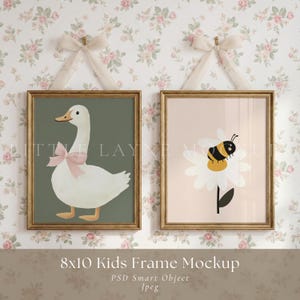 Maqueta PSD de marco para guardería, maqueta de marco dorado colgante, maqueta de marco de 8x10, maqueta de marco 4:5, maqueta de arte de pared para guardería, maqueta de habitación infantil
